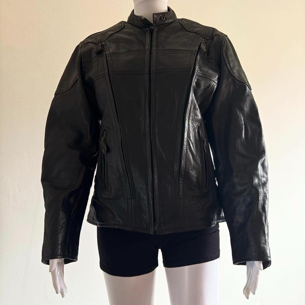 Vintage leather biker jacket
By Bull Faster